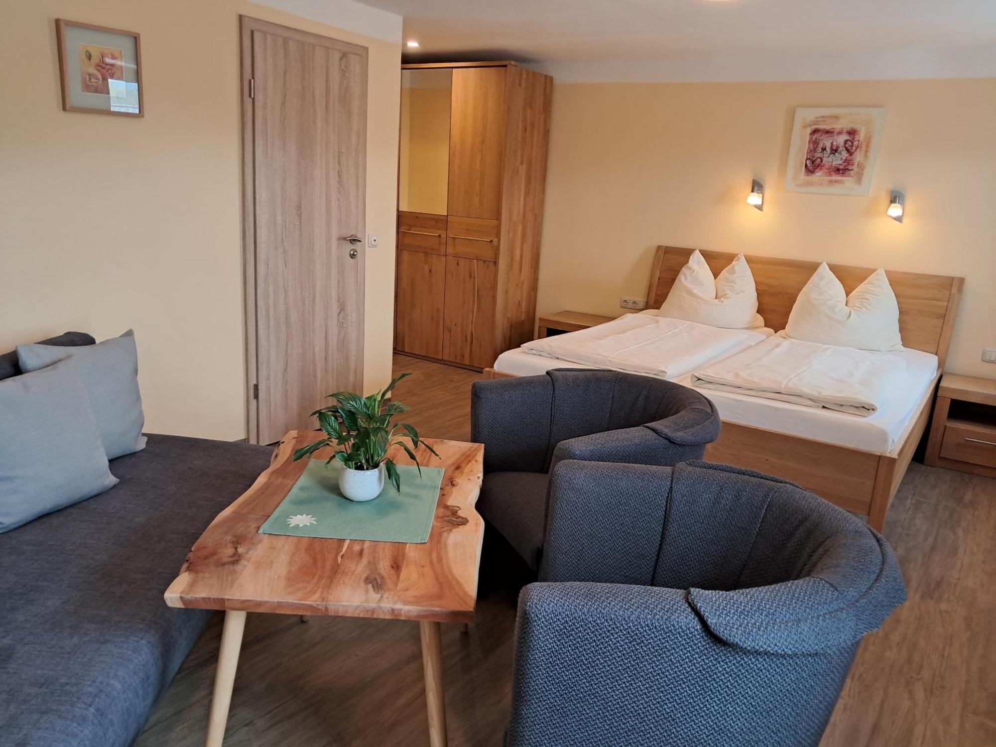 Hotel Garni Edelweiss Siegsdorf Extérieur photo